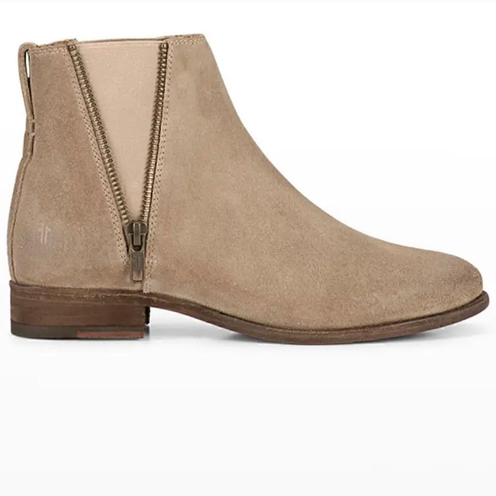 FRYE Carly Zip Chelsea Ash Tan Suede Leather Ankle Boots Women’s Size 6.5